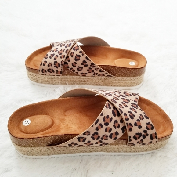 Leopard Platform Slide Sandals - Picture 2 of 6